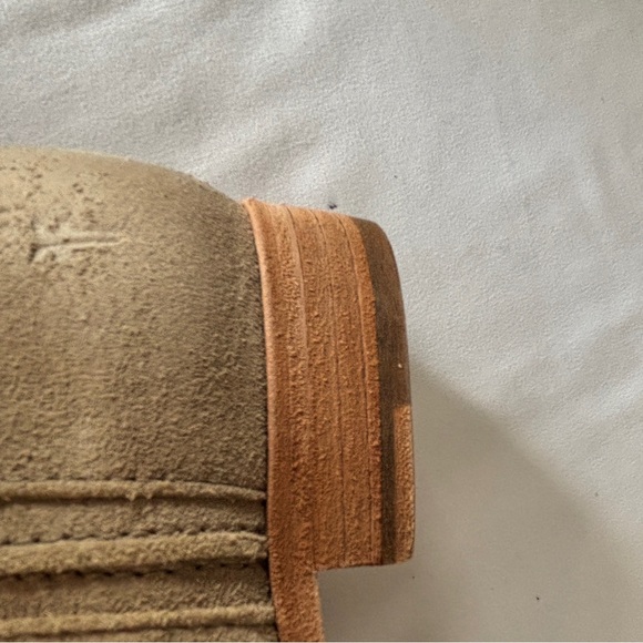 Frye 6B Leather Bootie NWOT No Flaws Pull on 1” heel  Beige Suede Comfy Luxury - Picture 9 of 9